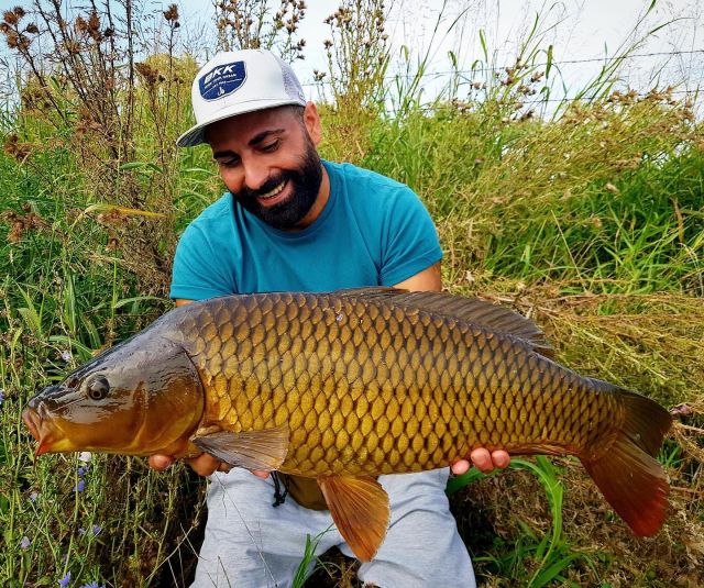 Gems on light gear exploring small canals in the countryside 
@bkk_italy 

#bkkhooks #betterstrongersharper #hookyourdream #carp #fossfishingitalia #fossfishing #streetfishing #ditchfishing #canalfishing #lurefishing #jighead #freshwaterfishing #carponlure #fishingisdope #anglerlife